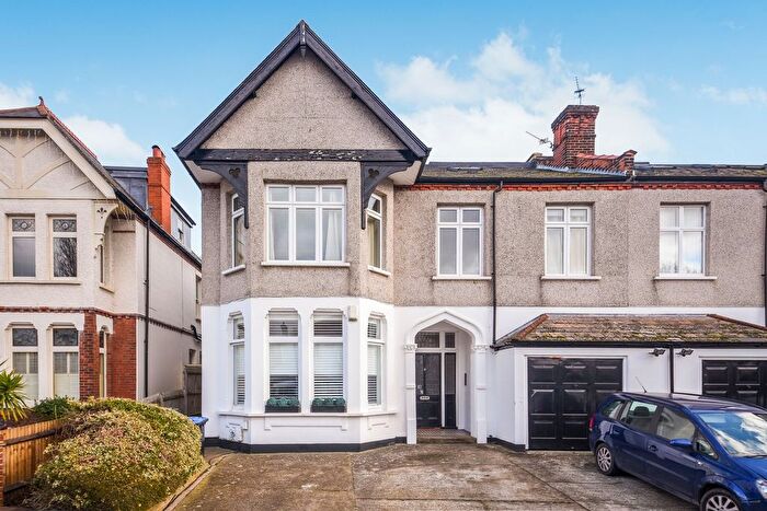 2 Bedroom Flat To Rent In Warren Avenue, Bromley, BR1