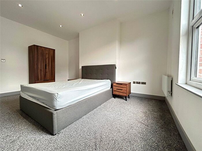 2 Bedroom Flat To Rent In Harehills Avenue, Chapeltown, Leeds, LS8