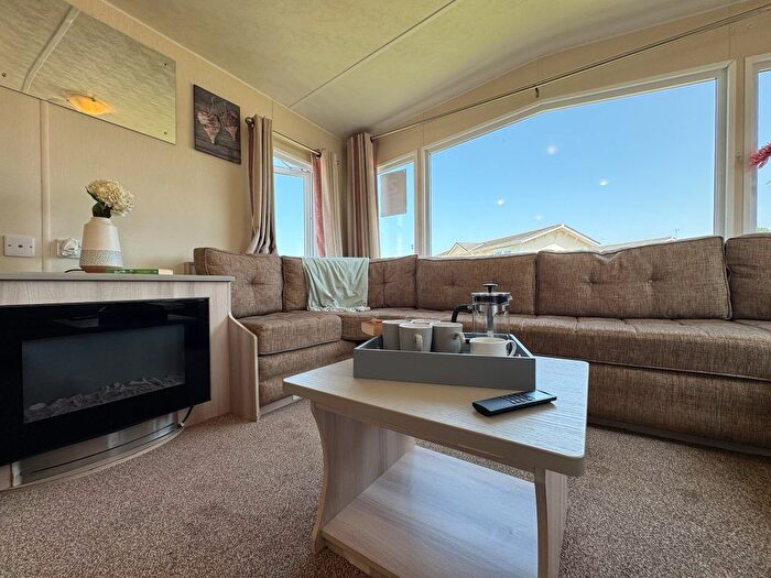 2 Bedroom Park Home For Sale In Eastbourne Road, Pevensey Bay, Pevensey, BN24