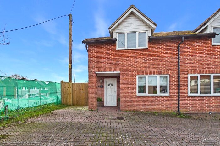 2 Bedroom Semi Detached House For Sale In Chapel Street, Thatcham, Berkshire, RG18