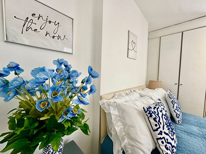 1 Bedroom Flat To Rent In Nevern Square, London, SW5