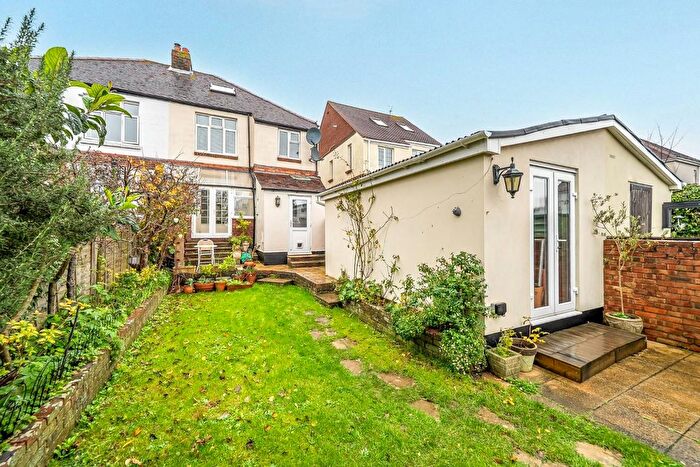 4 Bedroom Semi-detached House For Sale In Colville Road, Drayton, Portsmouth, PO6