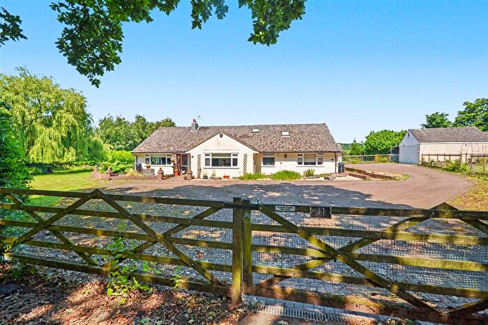 6 Bedroom Detached House For Sale In Moreton Road, Dorchester, DT2