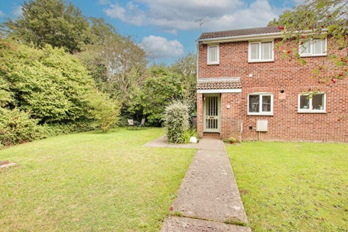 1 Bedroom Flat To Rent In Alderton Way, Trowbridge, BA14