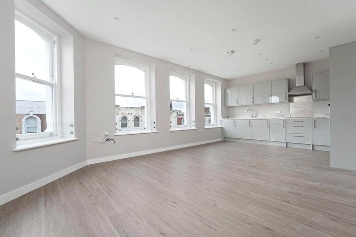 3 Bedroom Apartment To Rent In Sutton Court Road, Sutton, SM1