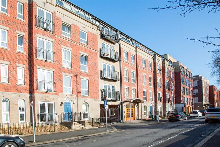 1 Bedroom Flat For Sale In Palmyra Square North, Warrington, WA1