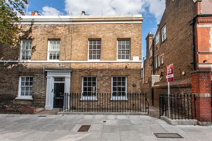 3 Bedroom Property For Sale In Fairfield Road, Bow, E3