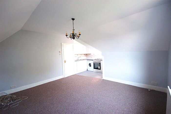 1 Bedroom Flat To Rent In St Albans Road, Harlesden, London, NW10