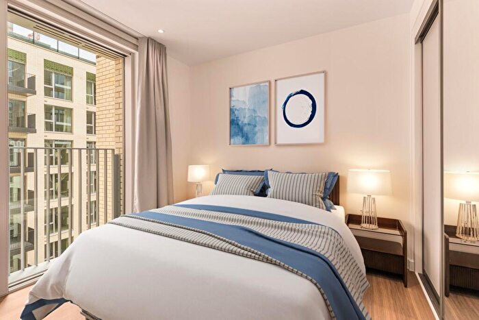 Studio To Rent In Nine Elms Lane, London, SW11