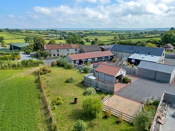 3 Bedroom Barn Conversion For Sale In Riggiston Barns, Lynch, Walton, BA16