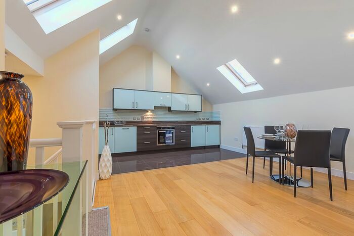 3 Bedroom Property To Rent In Woodford Green, London, IG8