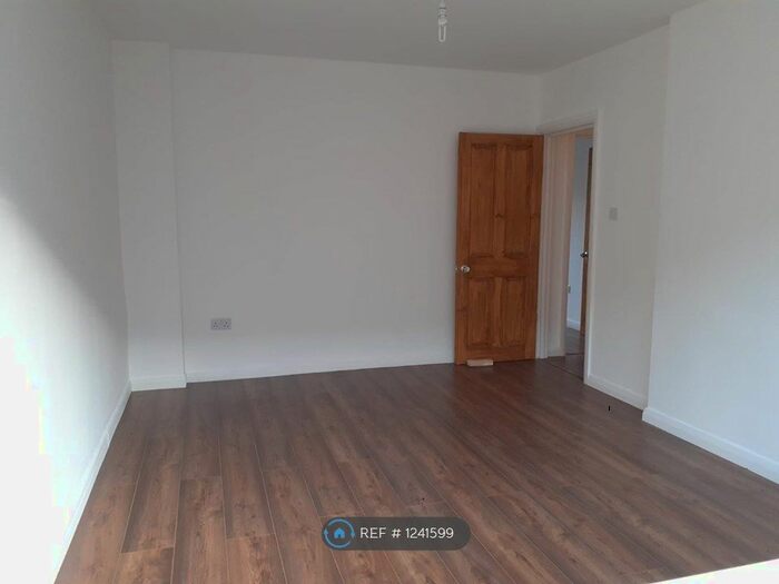 2 Bedroom Flat To Rent In Hunters Vale, Birmingham, B19