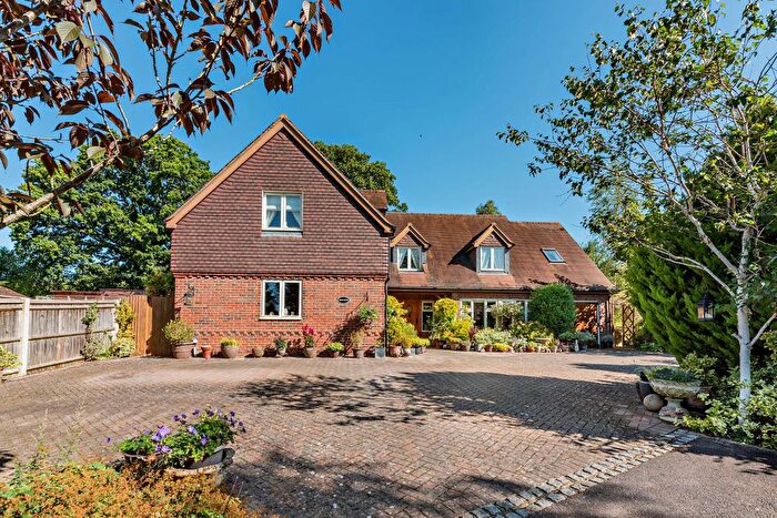 5 Bedroom Detached House For Sale In Bath Road, Midgham, Berkshire, RG7