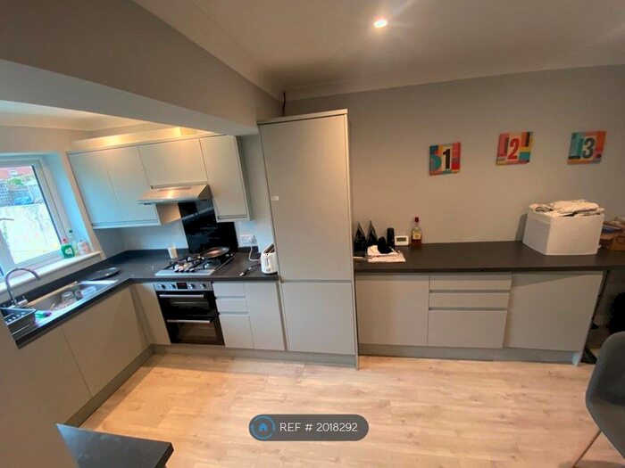 4 Bedroom Semi-Detached House To Rent In Willow Way, Guildford, GU1