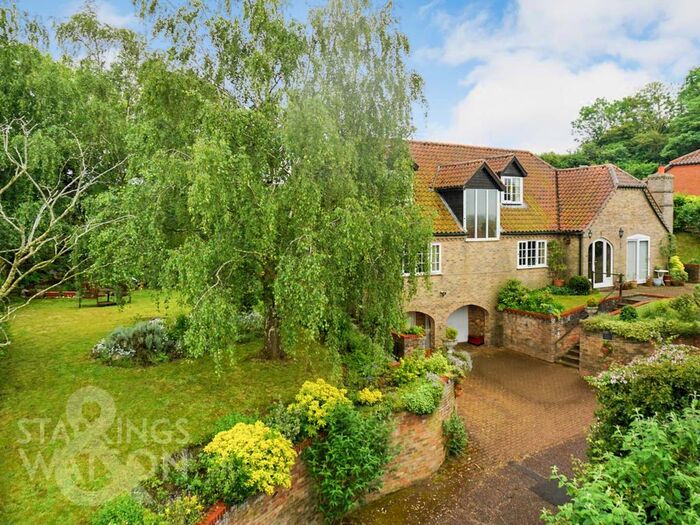 5 Bedroom Detached House For Sale In Beccles Road, Bungay, NR35