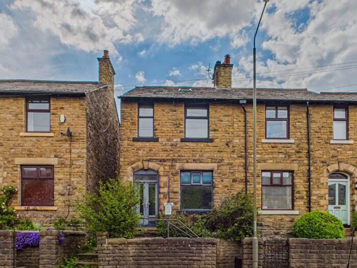3 Bedroom Semi-Detached House For Sale In Low Leighton Road, New Mills, SK22