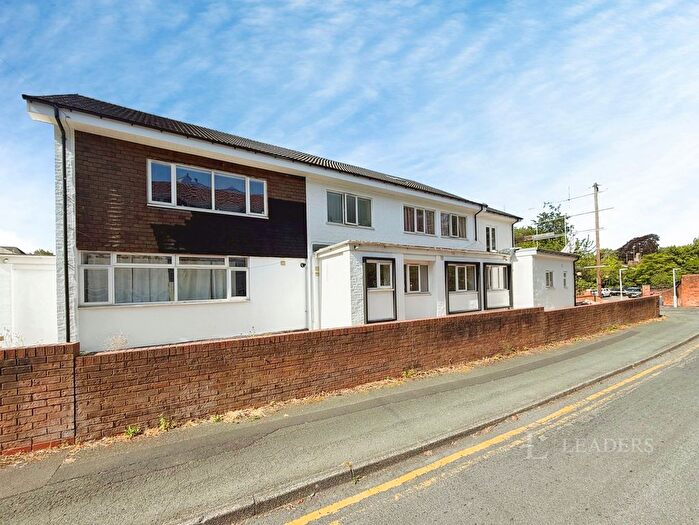 2 Bedroom Flat To Rent In Lower Vauxhall, Wolverhampton, West Midlands, WV1