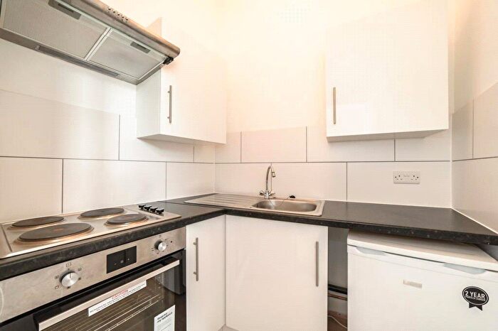 Studio To Rent In Norwood Road, London, SE27