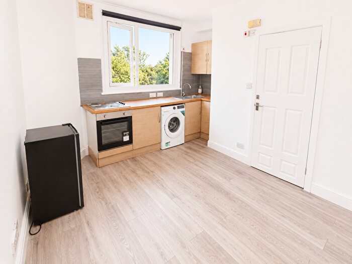 Studio To Rent In Gloucester Road, Croydon, CR0