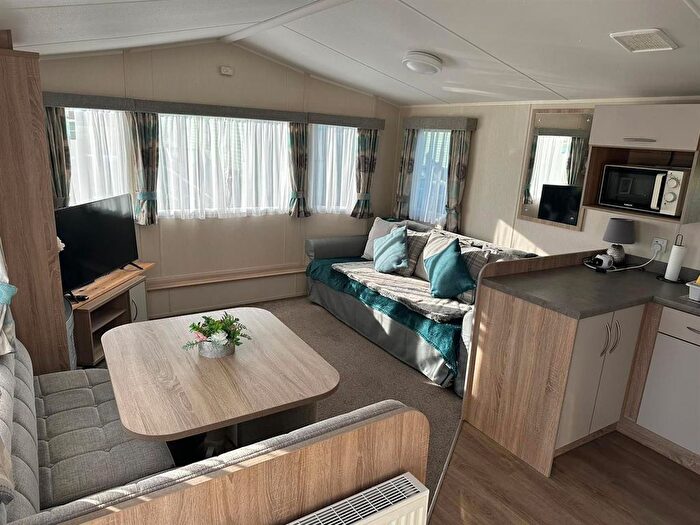 2 Bedroom Mobile/park Home For Sale In Lakesway Holiday Park, Levens, Kendal, LA8