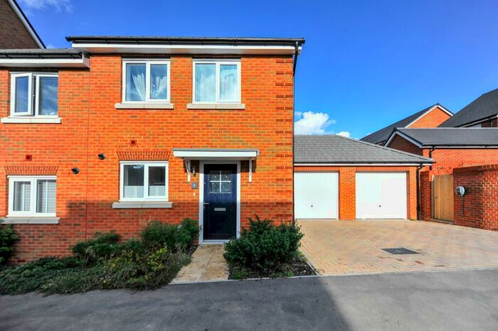 3 Bedroom Semi-Detached House To Rent In Masar Close, West Ewell, KT19