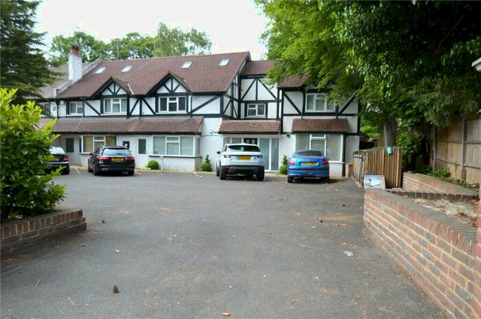 2 Bedroom Apartment To Rent In Foxley Lane, Purley, CR8