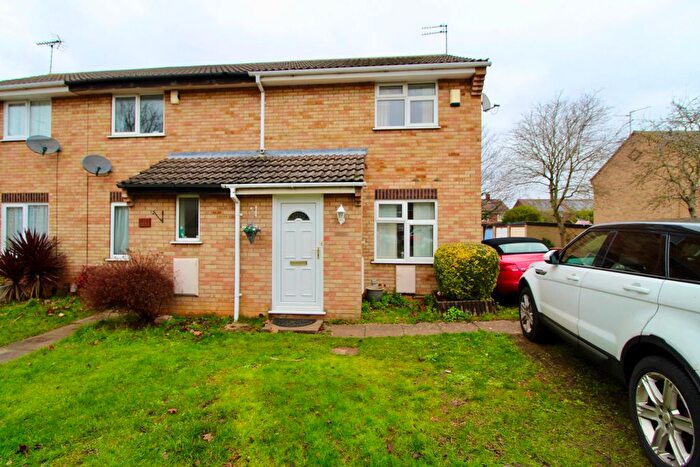 2 Bedroom End Of Terrace House To Rent In Swale Avenue, Gunthorpe, Peterborough, PE4