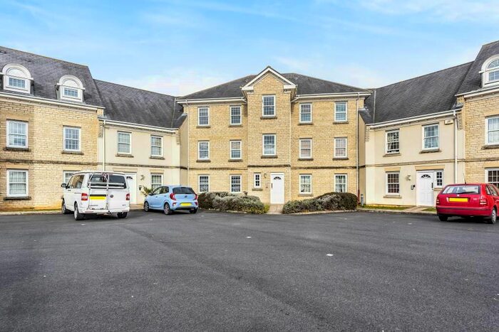 2 Bedroom Flat To Rent In Bure Park, Bicester, OX26