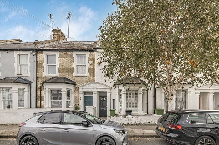 3 Bedroom Terraced House For Sale In Burnthwaite Road, London, SW6