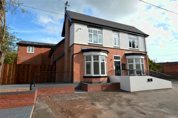 2 Bedroom Flat To Rent In Birmingham Road, Alvechurch, Birmingham, Worcestershire, B48