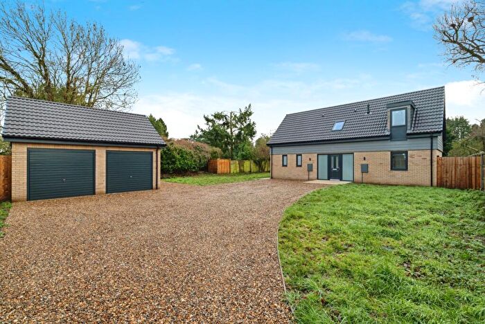 3 Bedroom Bungalow For Sale In Two Saints Close, Hoveton, Norwich, Norfolk, NR12