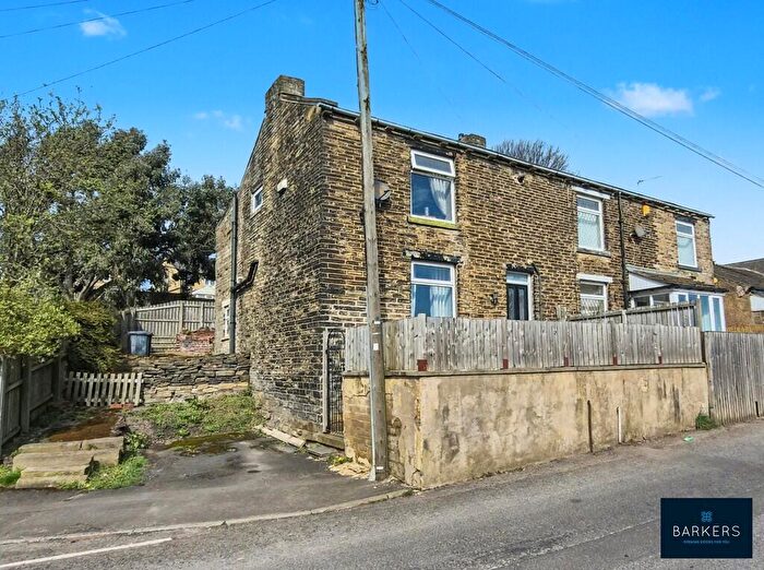 2 Bedroom Semi Detached House For Sale In Shetcliffe Lane, Bradford, BD4
