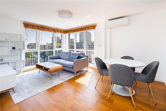 2 Bedroom Flat To Rent In Gray Court, Candle Street, London, E1