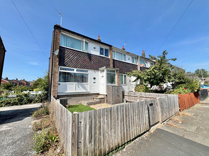 3 Bedroom End Of Terrace House For Sale In Lakeway, Stanley Park, FY3