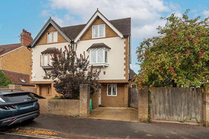 2 Bedroom Semi-Detached House For Sale In Victoria Road, Oxford, OX2