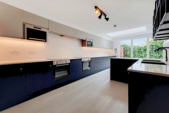 1 Bedroom Semi-Detached House To Rent In Hospital Way, Hither Green, London, SE13