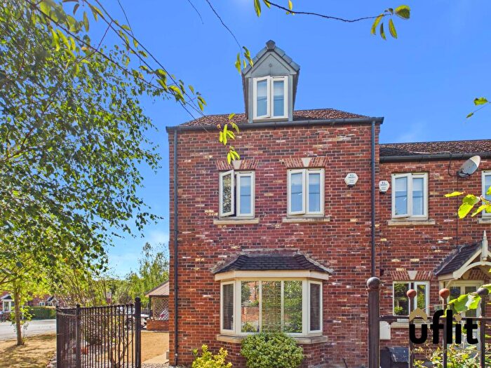 4 Bedroom Semi-Detached House For Sale In Roebuck Chase, Wath-upon-Dearne, Rotherham, S63