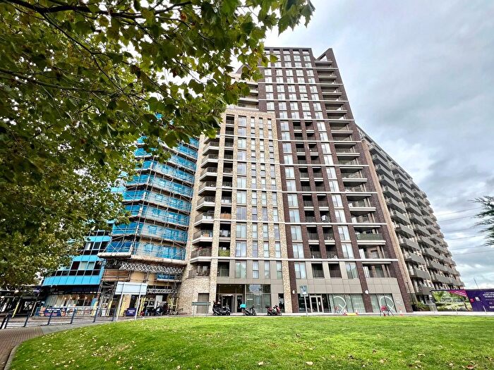 2 Bedroom Flat To Rent In Royal Docks West, Western Gateway, Royal Docks, E16