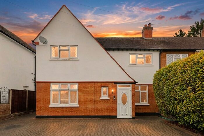 4 Bedroom Semi Detached House For Sale In Manor Way, Harrow, HA2