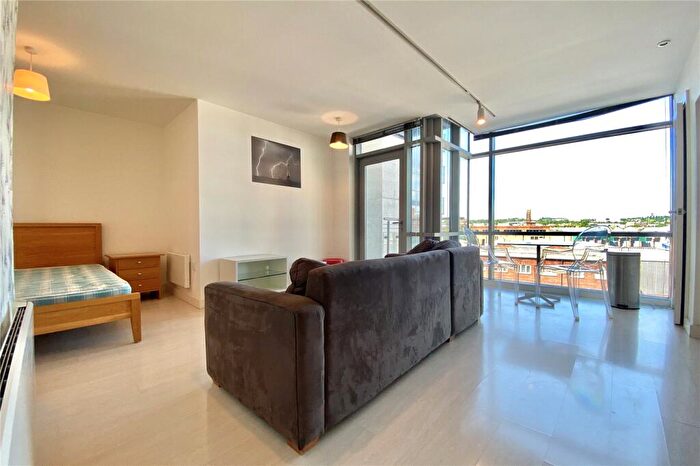 1 Bedroom Apartment For Sale In Manor Mills, Ingram Street, Leeds, West Yorkshire, LS11