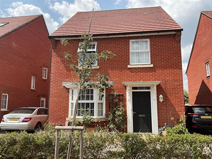 4 Bedroom Detached House For Sale In Poppy Way, Havant, Hampshire, PO9
