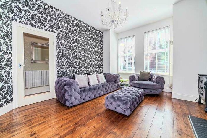 4 Bedroom End Of Terrace House To Rent In Nova Road, Croydon, CR0