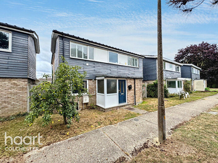 3 Bedroom Detached House For Sale In Ley Field, Colchester, CO6