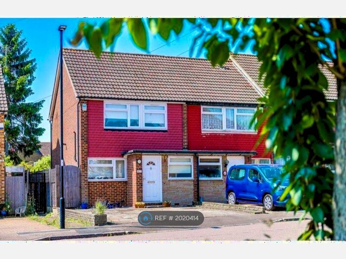 3 Bedroom End Of Terrace House To Rent In Youngmans Close, Enfield, EN2