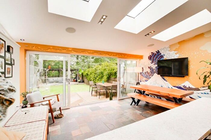 4 Bedroom Semi-Detached House For Sale In Ivy Close, CT18