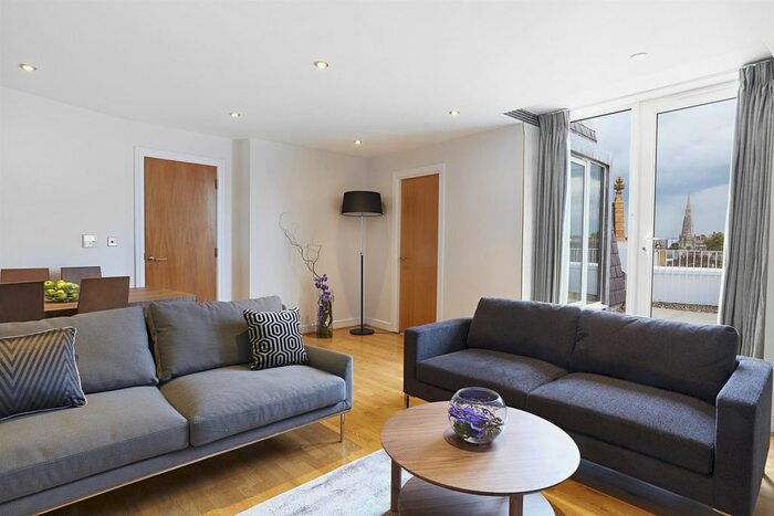 3 Bedroom Flat To Rent In Harrington Road, South Kensington, SW7