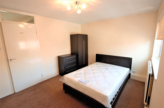 1 Bedroom Apartment To Rent In Napier Grove, Islington, London, N1