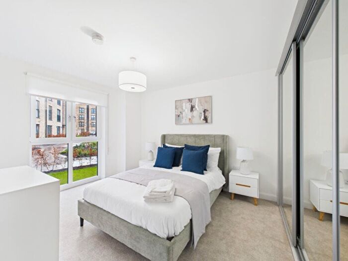 2 Bedroom Flat For Sale In Flat / Firecrest Cruik, Edinburgh, EH4