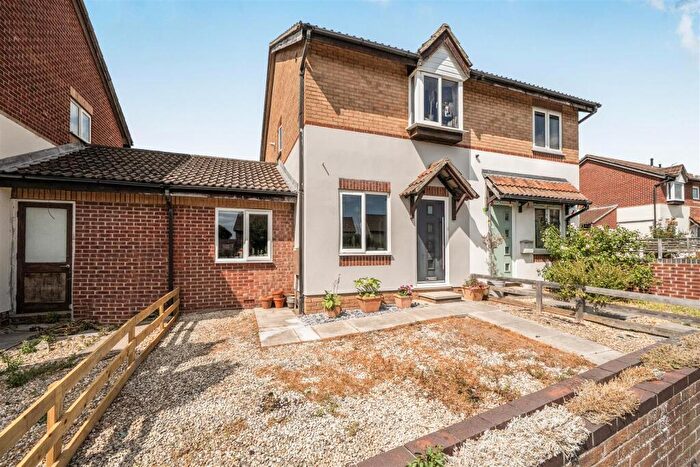 3 Bedroom Semi-Detached House For Sale In Craven Way, Barrs Court, Bristol, BS30