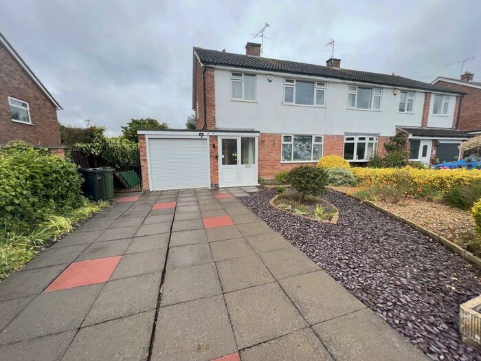 3 Bedroom Semi-Detached House To Rent In Dove Rise, Oadby, LE2